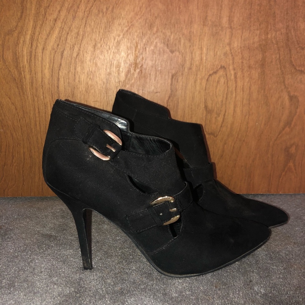 GUESS black bucket booties